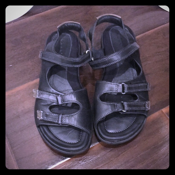 ecco sandals size 37